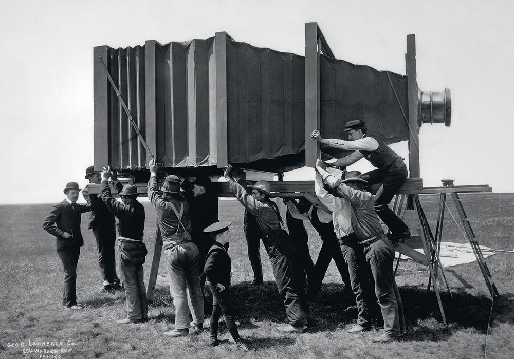 The "Mammoth" camera by George Lawrence